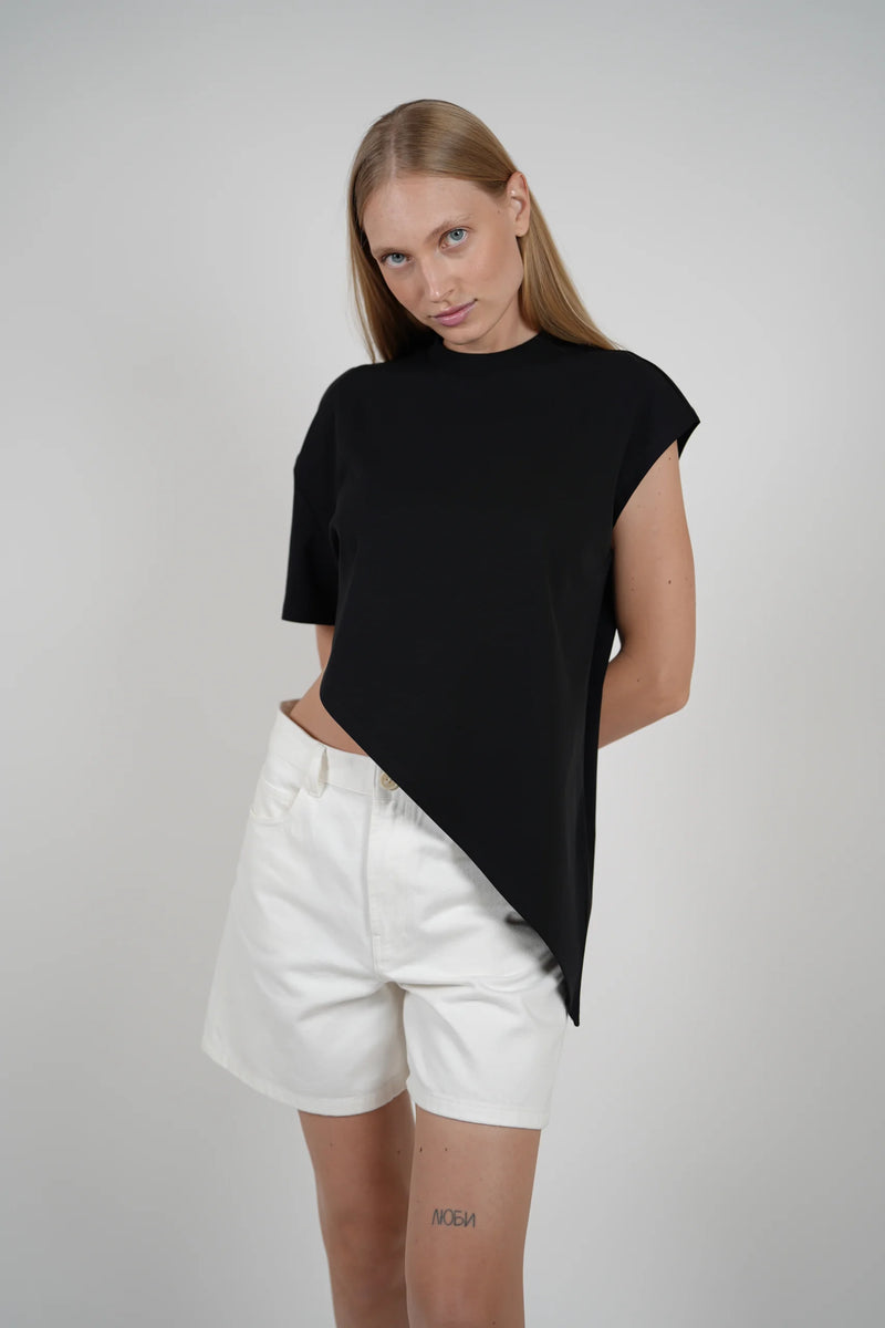 TWISTED T-SHIRT