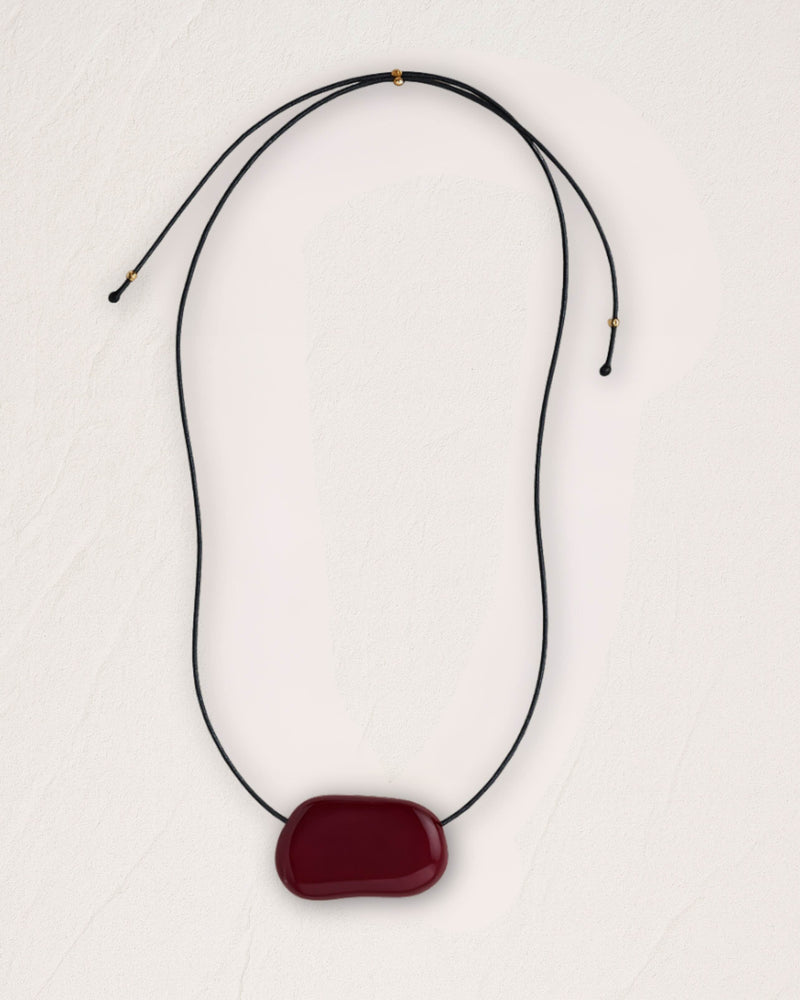 SCULPTURAL NECKLACE - RED