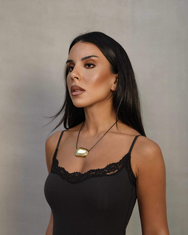 SCULPTURAL NECKLACE - GOLD