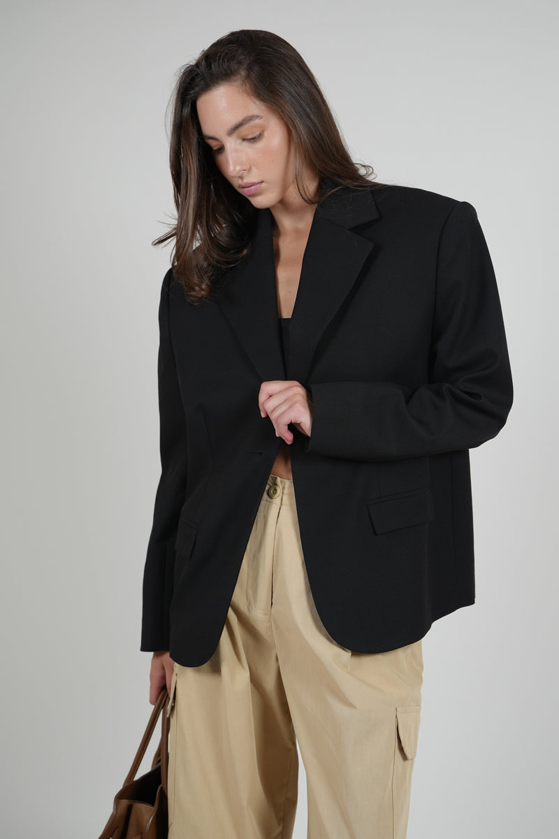 SCULPTED BLAZER