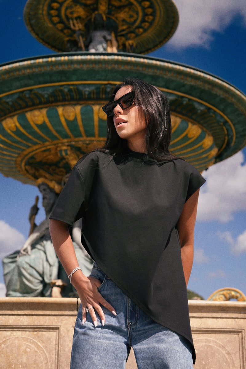 TWISTED T-SHIRT - BLACK